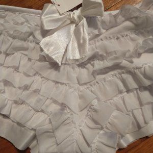 Ruffle panty  nwt  Size small S